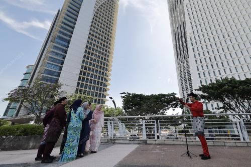 GAMBAR RAYA