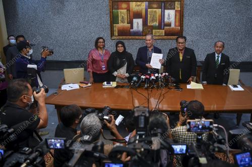 DATUK SERI DR WAN JUNAIDI TUANKU JAAFAR