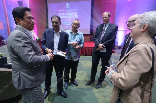 TAN SRI AZAM BAKI