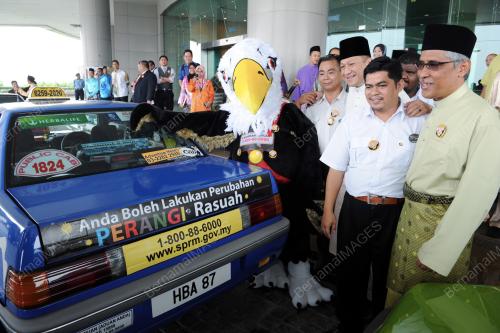 DATUK SERI NAZRI AZIZ