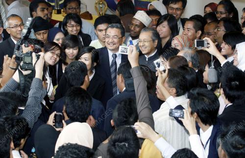 MAHATHIR MOHAMAD