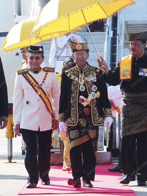 TUANKU ABDUL HALIM MU`ADZAM SHAH