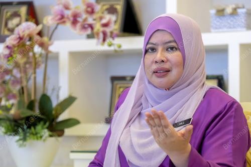 DATUK SERI RINA MOHD HARUN