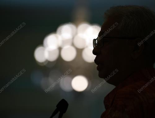 DATUK SERI ISMAIL SABRI YAAKOB