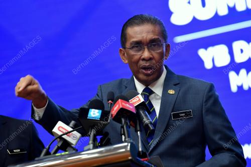 DATUK SERI TAKIYUDDIN HASSAN