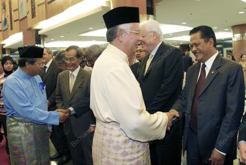 MOHD NAJIB TUN ABDUL RAZAK