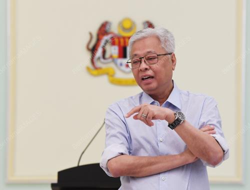 DATUK SERI ISMAIL SABRI YAAKOB