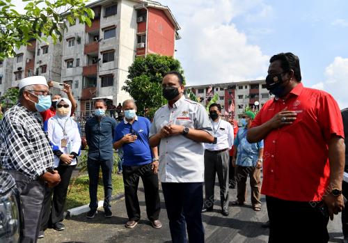 DATUK SERI REEZAL MERICAN NAINA MERICAN