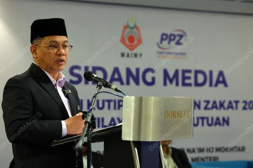 DATUK DR MOHD NAI'M MOKHTAR
