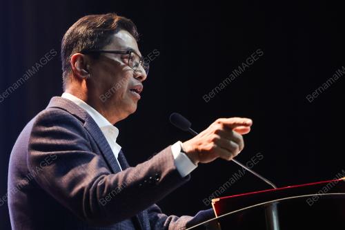 TAN SRI AZAM BAKI