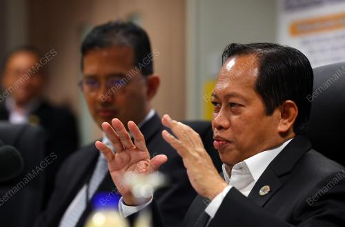 DATUK SERI AHMAD MASLAN