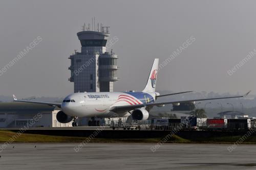 MEMPERINGATI MH17