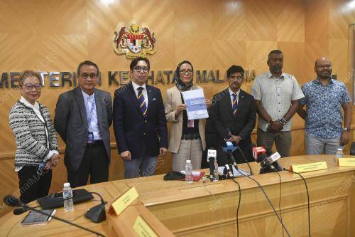 DATUK DR SITI HAMISAH TAPSIR
