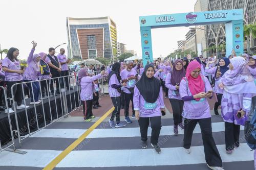 DATUK SERI DR WAN AZIZAH WAN ISMAIL