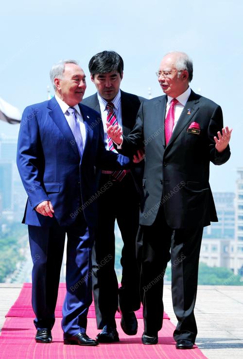 PTJ06_18042012_NAJIB_NURSULTAN