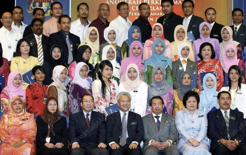 AHMAD HUSNI HANADZLAH