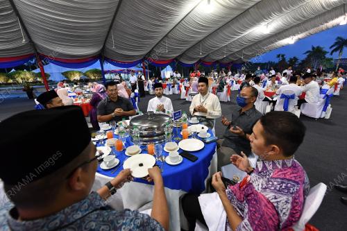 DATUK SERI ISMAIL SABRI YAAKOB