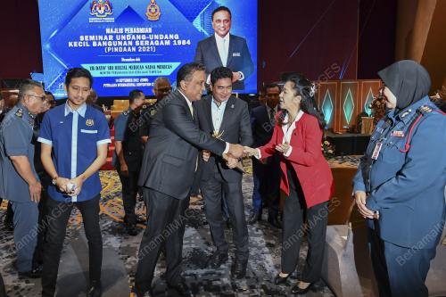 DATUK SERI REEZAL MERICAN NAINA MERICAN