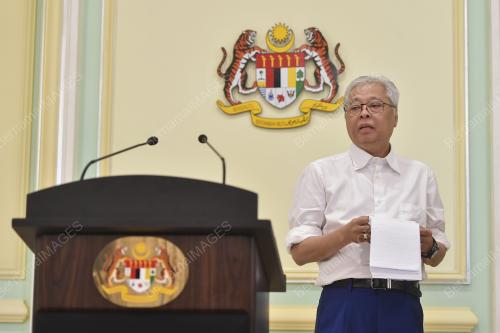 DATUK SERI ISMAIL SABRI YAAKOB