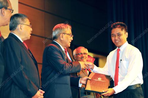 PTJ06_20052015_PENGUATKUASA