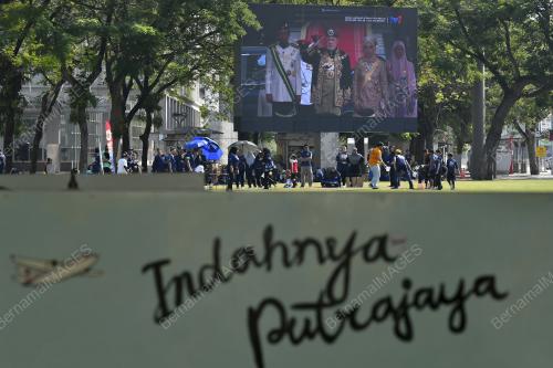 ISTIADAT PERTABALAN YANG DI-PERTUAN AGONG KE-17