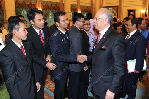 DATUK SERI MOHD NAJIB TUN ABDUL RAZAK