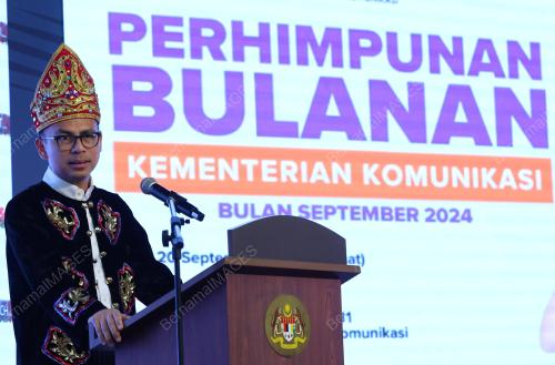 FAHMI FADZIL