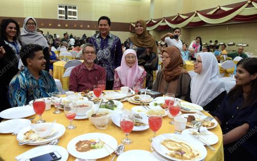 PTJ06_21042019_MEDIA_BN201904166801