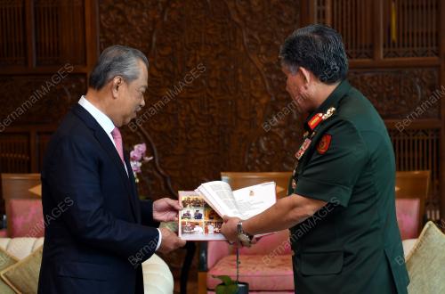 TAN SRI MUHYIDDIN YASSIN