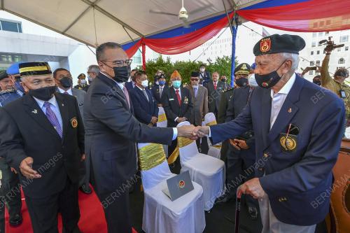 DATUK SERI HISHAMUDDIN TUN HUSSEIN