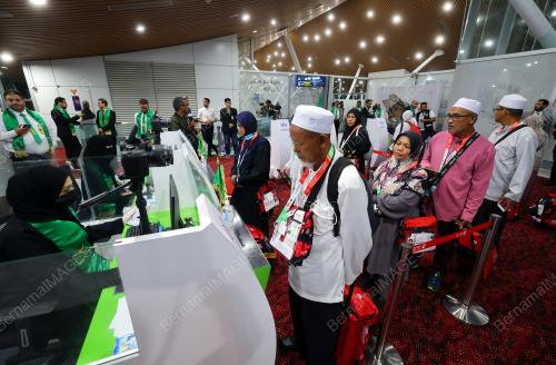 KUMPULAN PERTAMA JEMAAH HAJI MALAYSIA