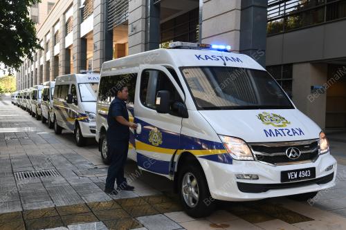 MAXUS WINDOW PANEL VAN V80