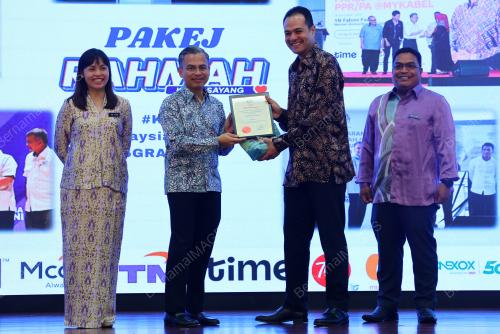 FAHMI FADZIL