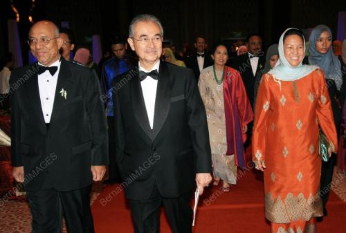 TUN ABDULLAH AHMAD BADAWI