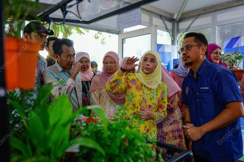 RAJA ZARITH SOFIAH