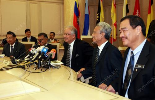 MOHD NAJIB TUN ABDUL RAZAK
