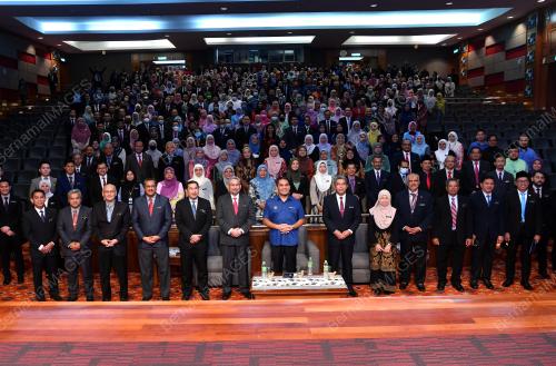 DATUK DR RADZI JIDIN