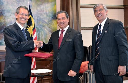 TAN SRI MUHYIDDIN YASSIN