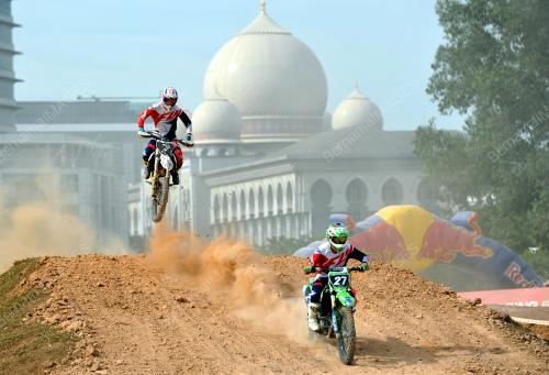 PTJ06_23052015_MOTOCROSS