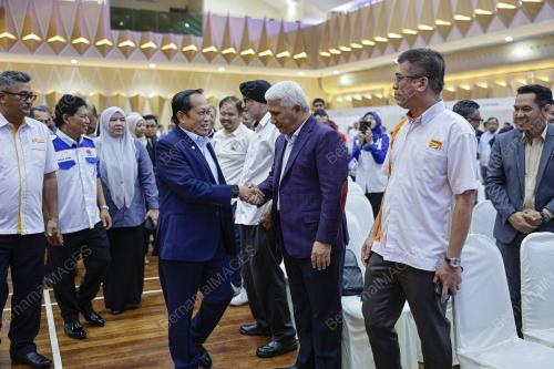 DATUK SERI AHMAD MASLAN