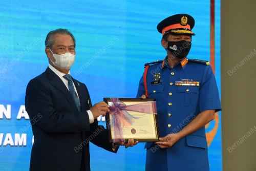 TAN SRI MUHYIDDIN YASSIN