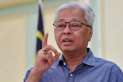 DATUK SERI ISMAIL SABRI YAAKOB