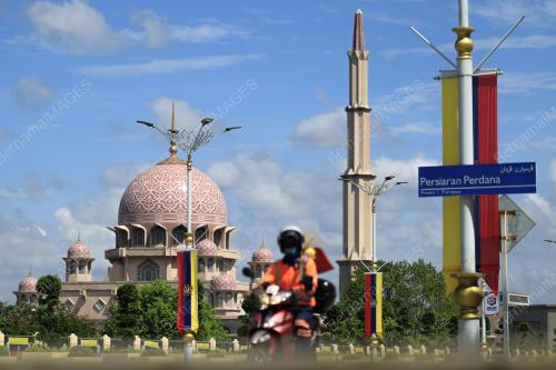 BENDERA WILAYAH PERSEKUTUAN