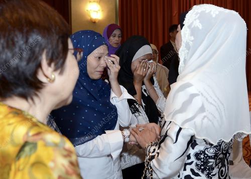 PTJ06_25072014_AGONG_MH17