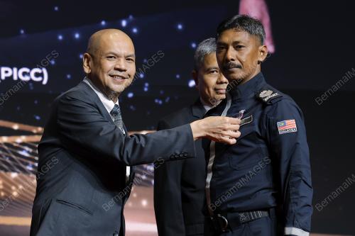 DATUK ARMIZAN MOHD ALI