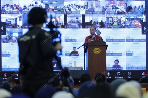 DATUK FAHMI FADZIL
