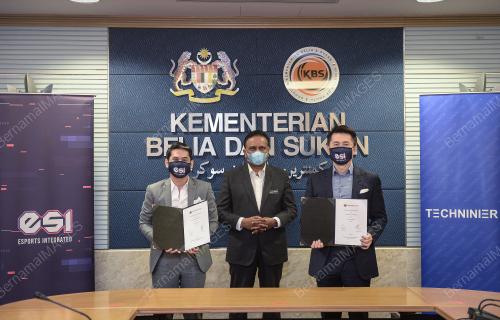 DATUK SERI REEZAL MERICAN NAINA MERICAN