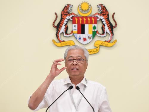 DATUK SERI ISMAIL SABRI YAAKOB