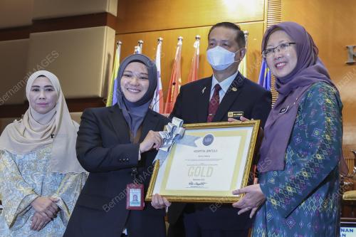 DR ZALIHA MUSTAFA