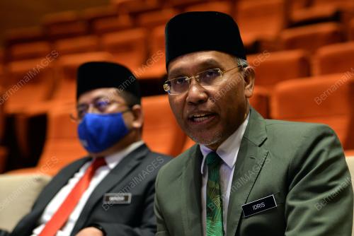 SENATOR DATUK IDRIS AHMAD